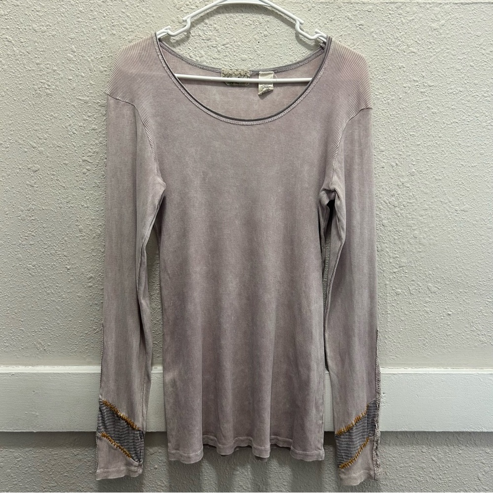 Gimmicks BKE Women's Long Sleeve Distressed Ribbed Top M